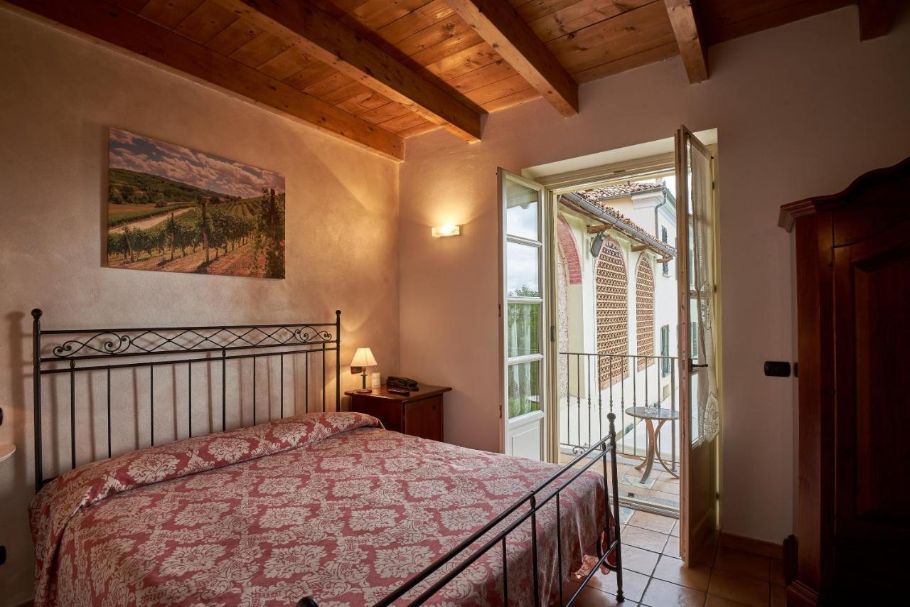 Agriturismo Podere La Piazza Costigliole d'Asti Luaran gambar