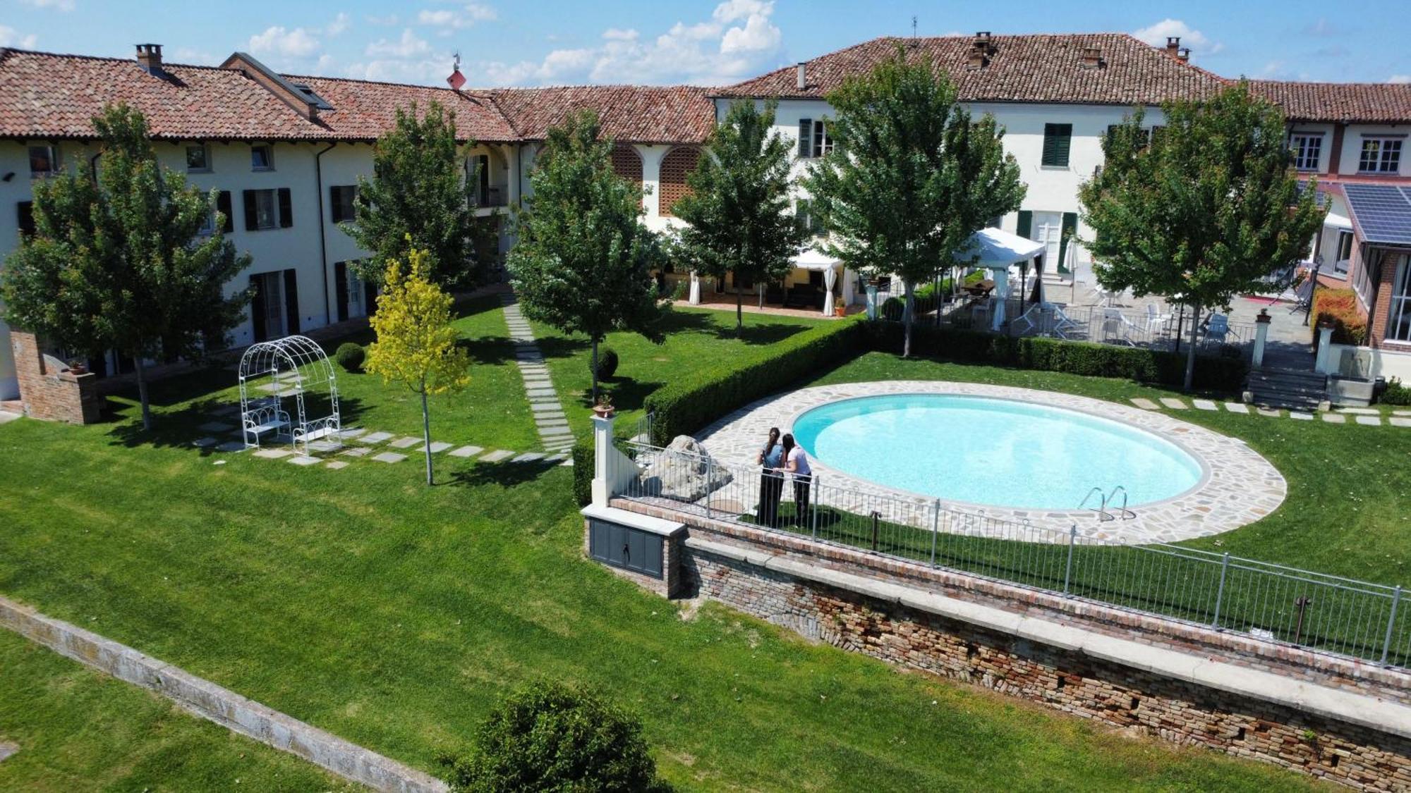 Agriturismo Podere La Piazza Costigliole d'Asti Luaran gambar