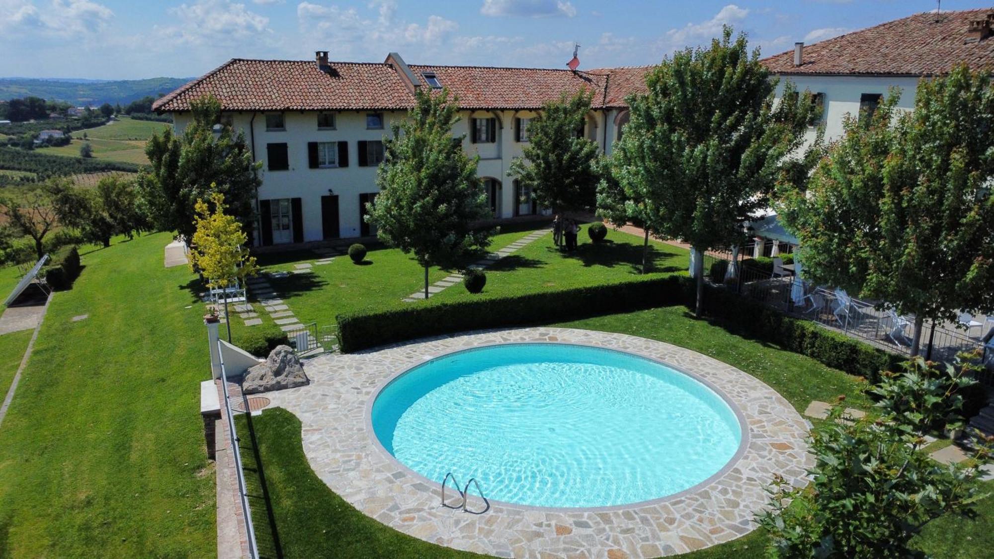 Agriturismo Podere La Piazza Costigliole d'Asti Luaran gambar