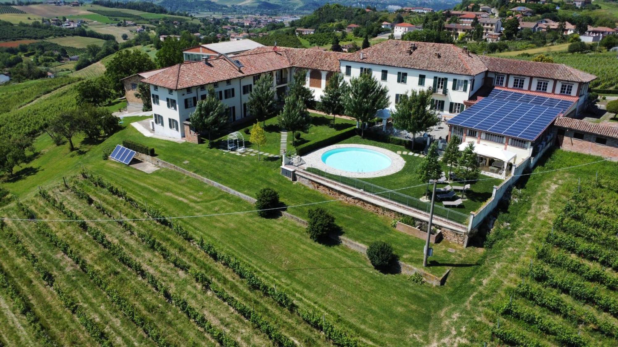 Agriturismo Podere La Piazza Costigliole d'Asti Luaran gambar