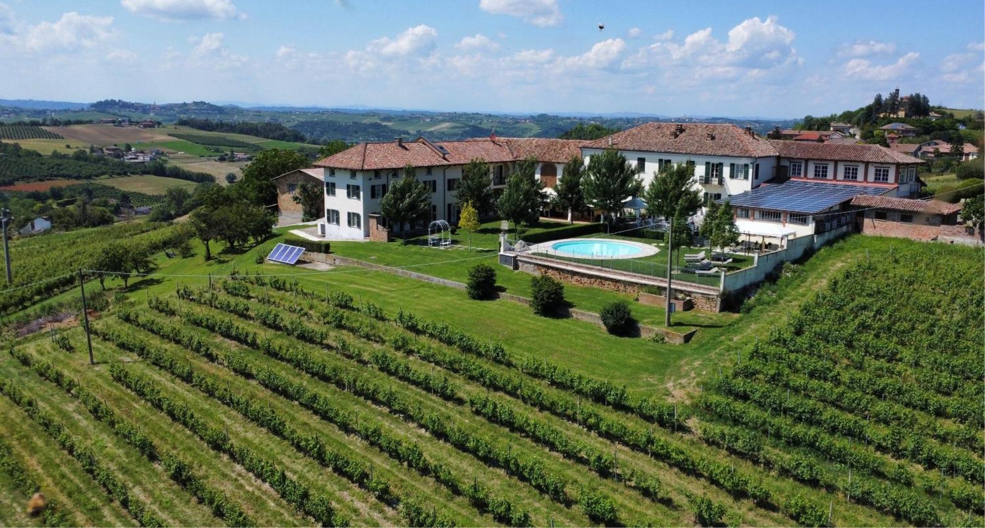 Agriturismo Podere La Piazza Costigliole d'Asti Luaran gambar