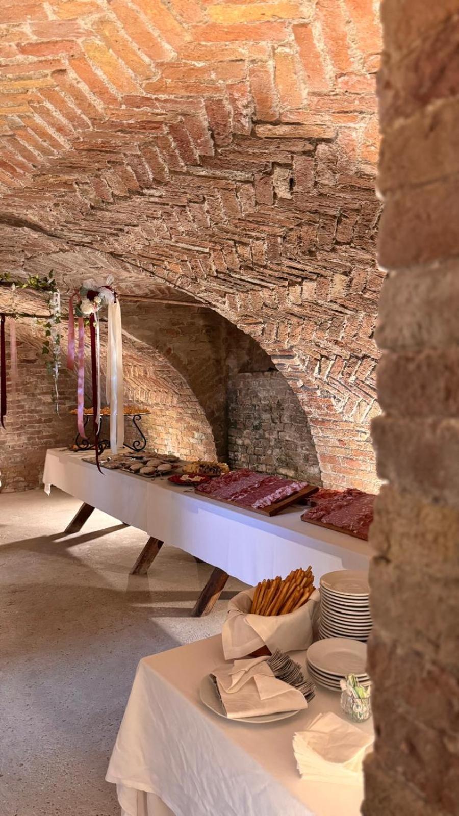 Agriturismo Podere La Piazza Costigliole d'Asti Luaran gambar