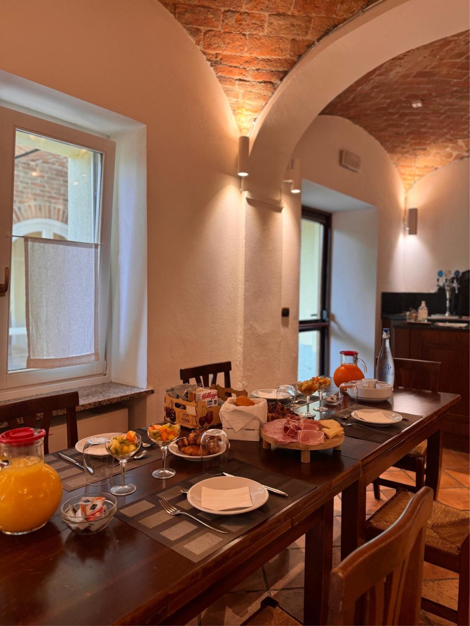 Agriturismo Podere La Piazza Costigliole d'Asti Luaran gambar