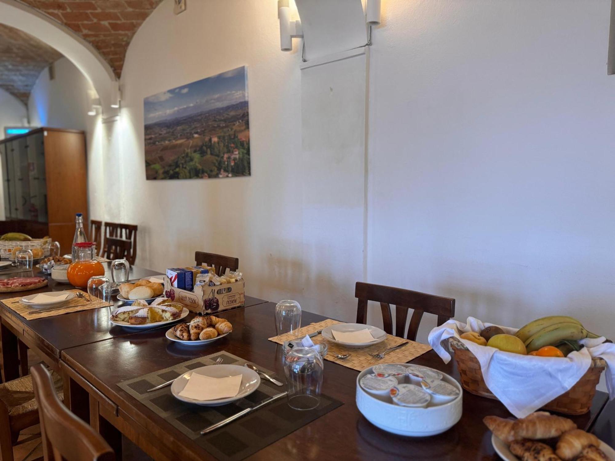 Agriturismo Podere La Piazza Costigliole d'Asti Luaran gambar