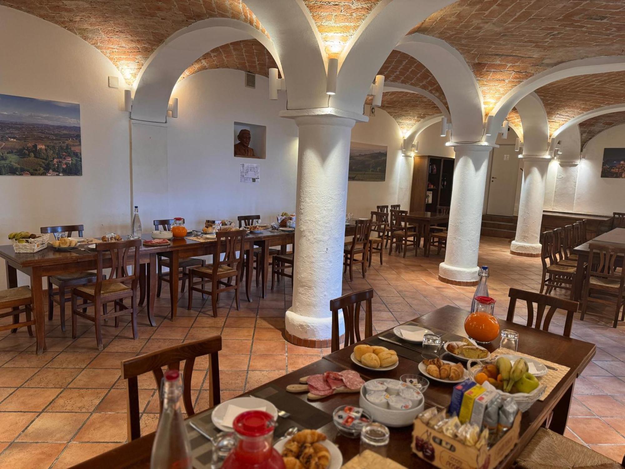 Agriturismo Podere La Piazza Costigliole d'Asti Luaran gambar